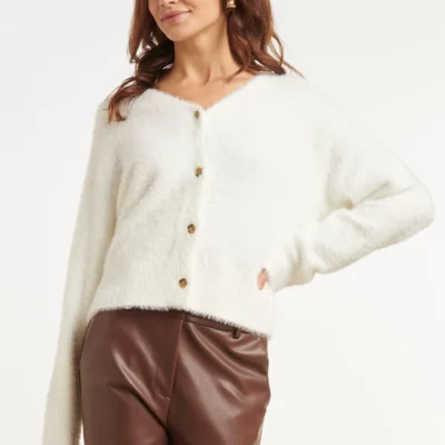 Chaqueta blanca mullida